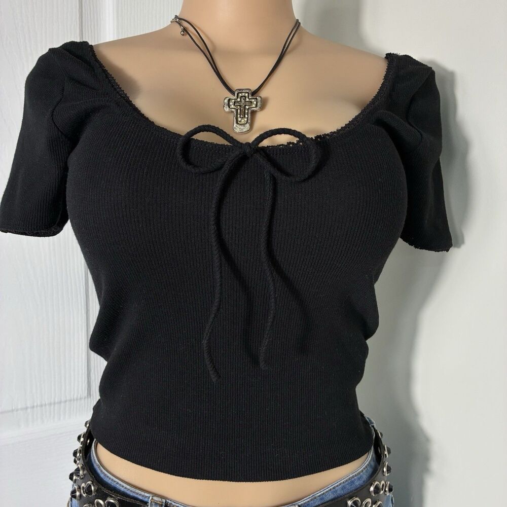 Forever 21 Womens Top Sz L Cropped Babydoll  Ribbed Black Scoop Neck Lace Trim